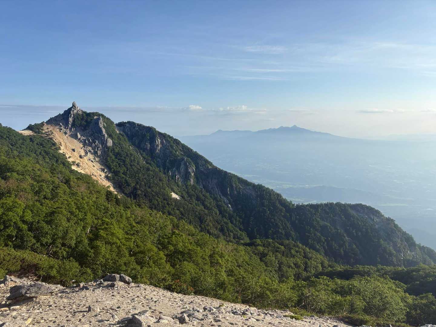 オベリスクと八ヶ岳⛰️