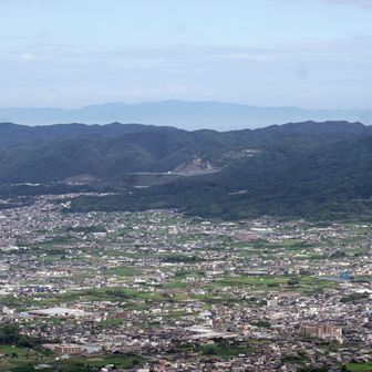 和泉山脈越しに淡路島