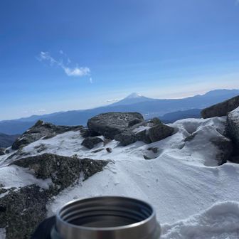 さて、いただきます！☕️
沁みました‼️

2回目だからか、本日の野生度は低めでした。
少し人に近付いてしまった様です。

因みに初野生は昨年末赤岳でした（笑）