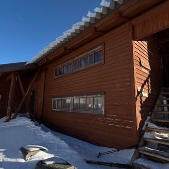 素敵な小屋。もう着たくないけど、有人になった頃小屋には来たい