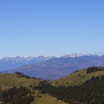 富士見台と奥には中央アルプス