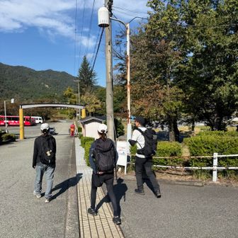 今回のメンバーはYAMAPの山友さん2人と僕のコミュニティに1番最初にコメントをくれた山友さんと全員初対面でのグループ登山