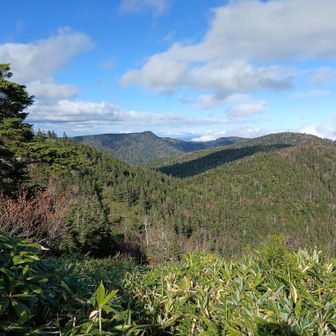 さっき行った帝釈山､田代山が見える！