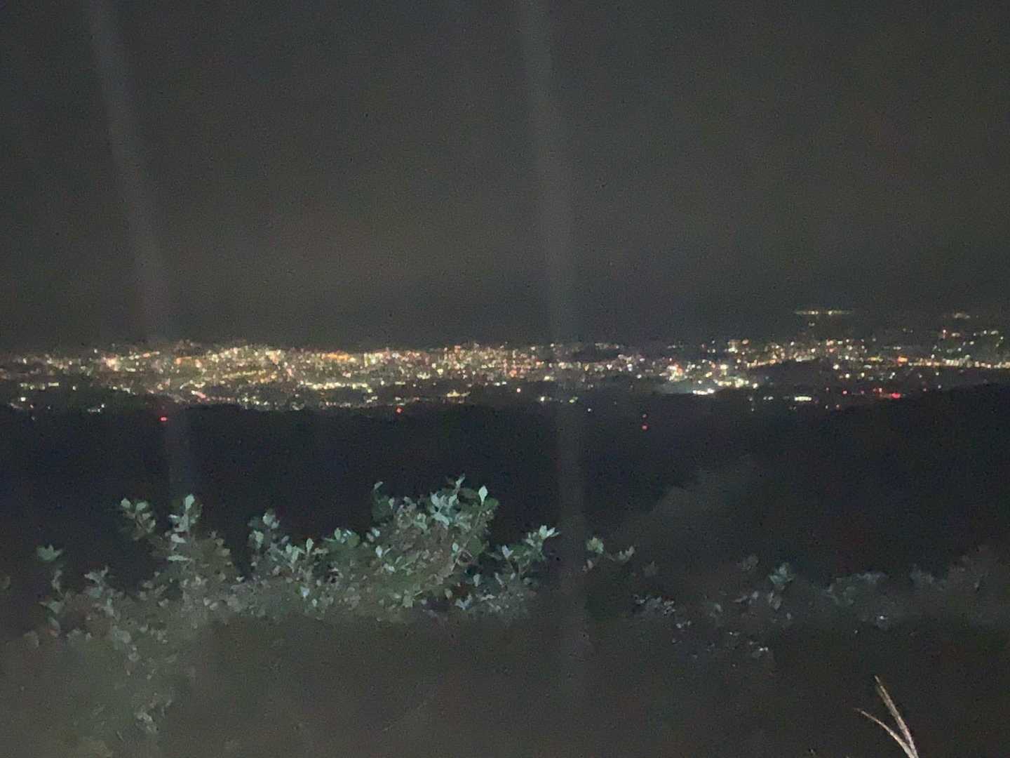 振り向くと夜景が綺麗
足元確認しながら下山💦
今日も一日有り難う御座いました🙇