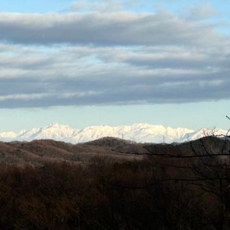 なっなんと卯辰山ピークを過ぎた所から
剱岳と立山が🤩
これには感動🥺しました