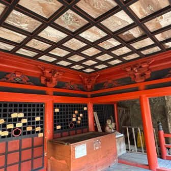 お参り
奥に、おびんずる様