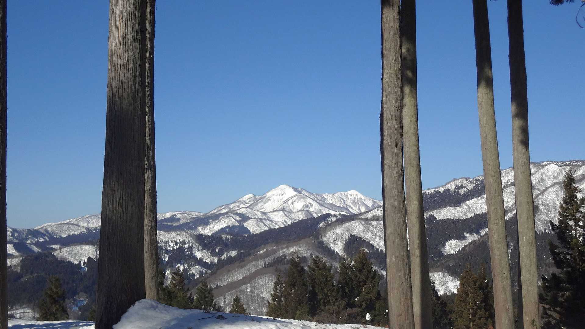 山　という漢字を連想する配置の
加賀大日山
