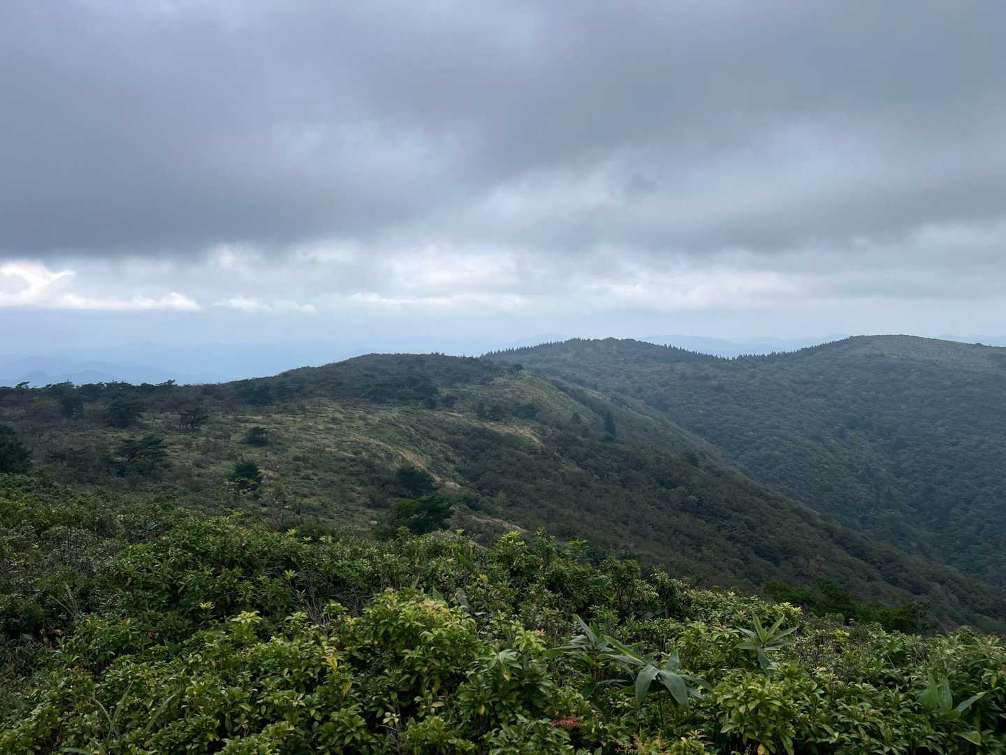 段ヶ峰山頂から眺望🌧️降り出しそうなのでさっさと下山