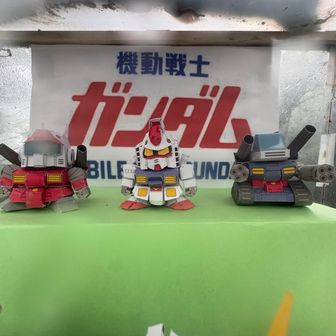 切り株アートは、もはや路線が迷走しています。
なぜガンダム？