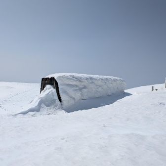 避難小屋まだこんな状況でした