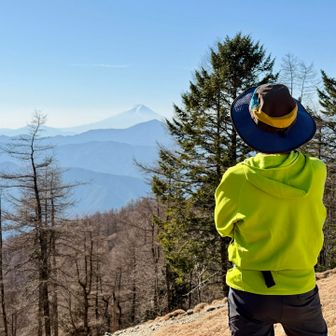 富士山に見とれているところをバラツヨさんが撮ってくれました✨️
