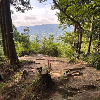 糠塚山山頂から脊振山地