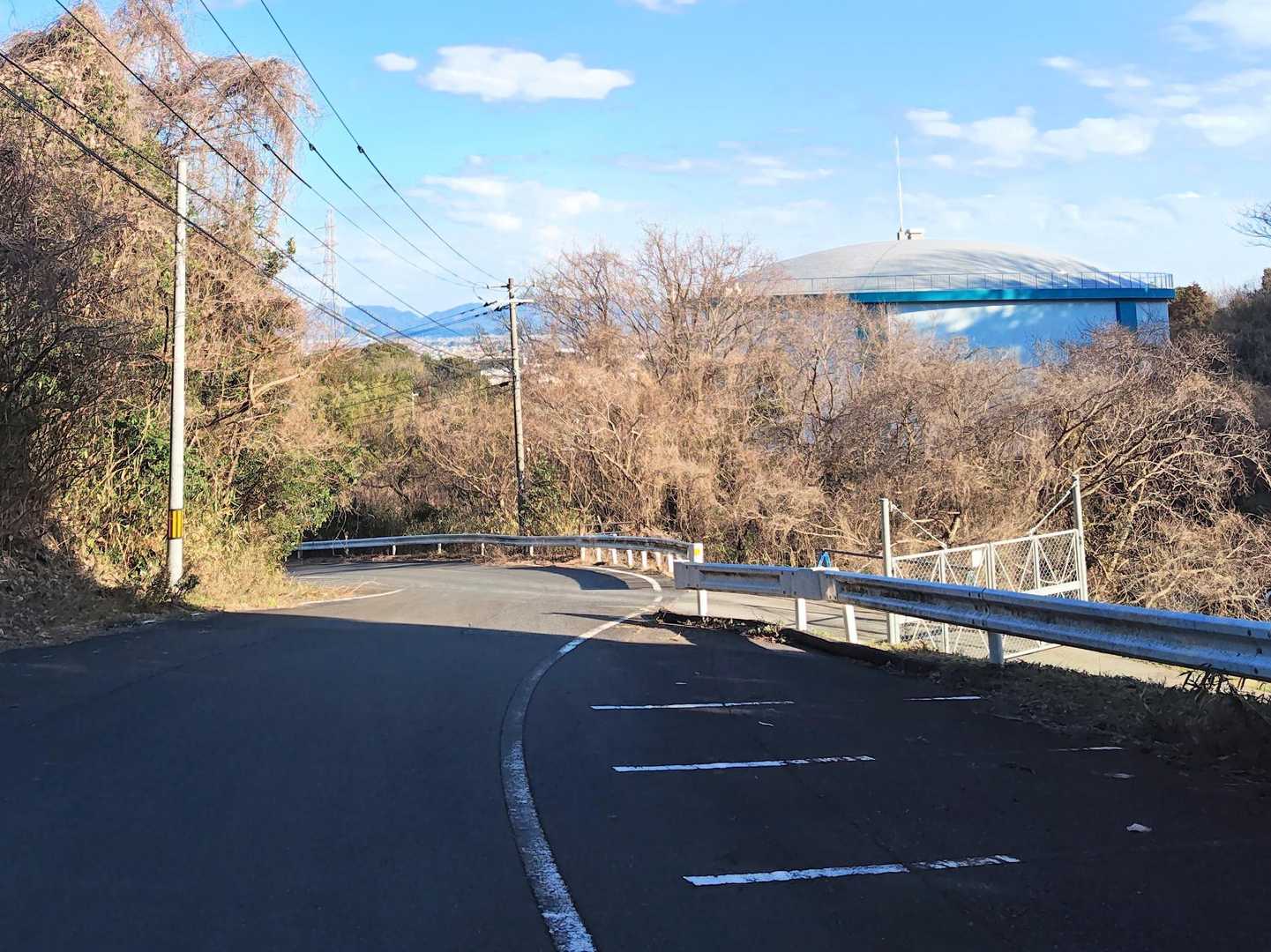 駐車場に一番乗り〜
人気のお山なんですね👍帰りは多くの車がありました