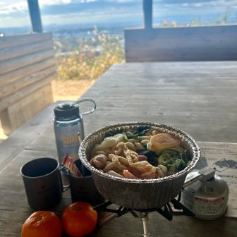 いつもの東屋で今年最後のランチ
