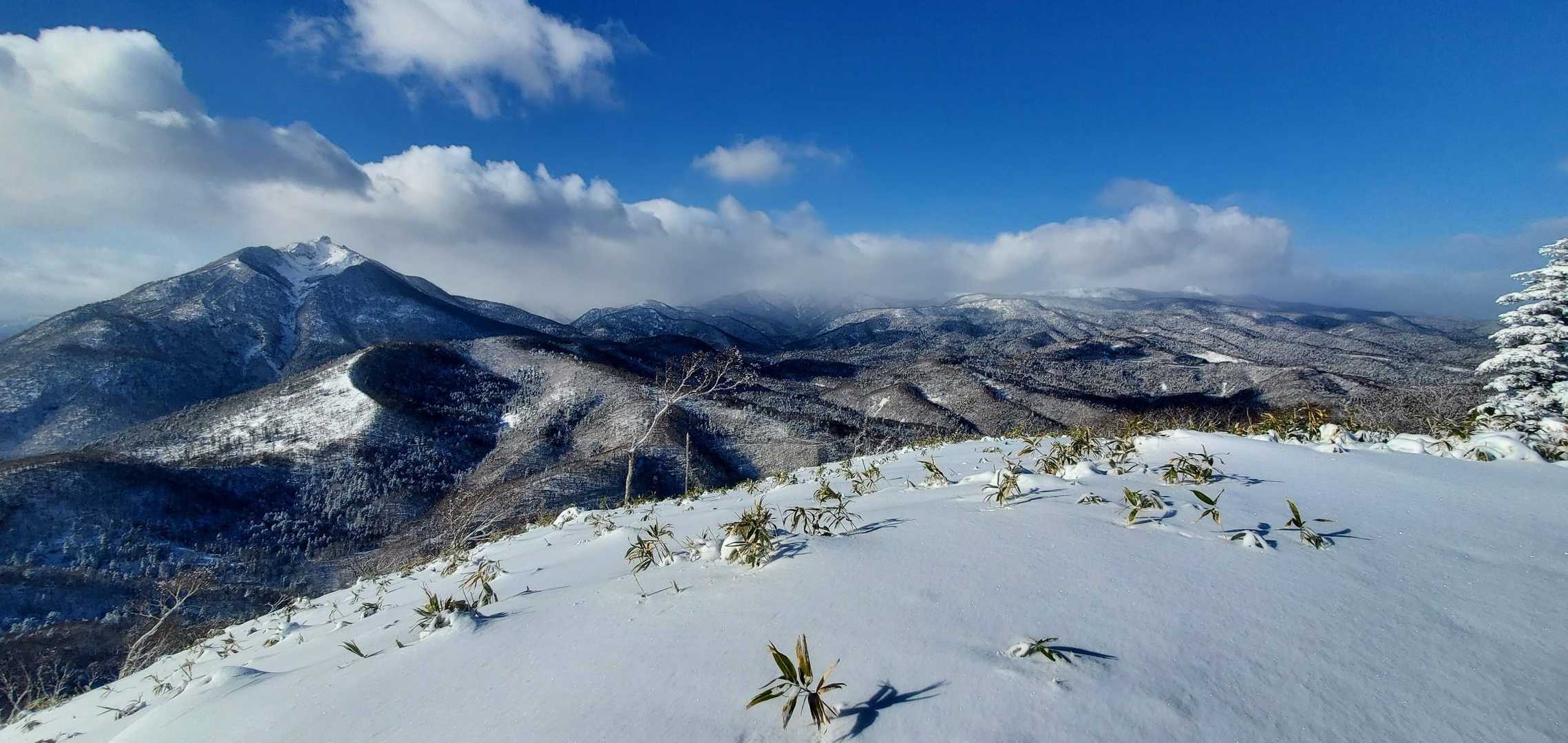 恵庭岳～空沼岳（漁岳は登山日和ではないですね）