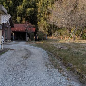 民家の脇…というか敷地内ですね(^_^;)