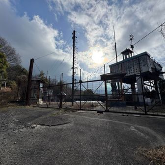 いつ見ても不気味な