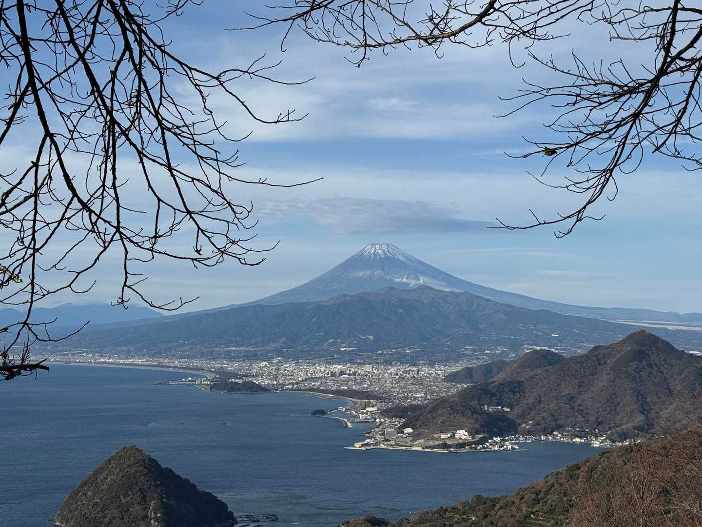 海越しの富士山も美しい✨