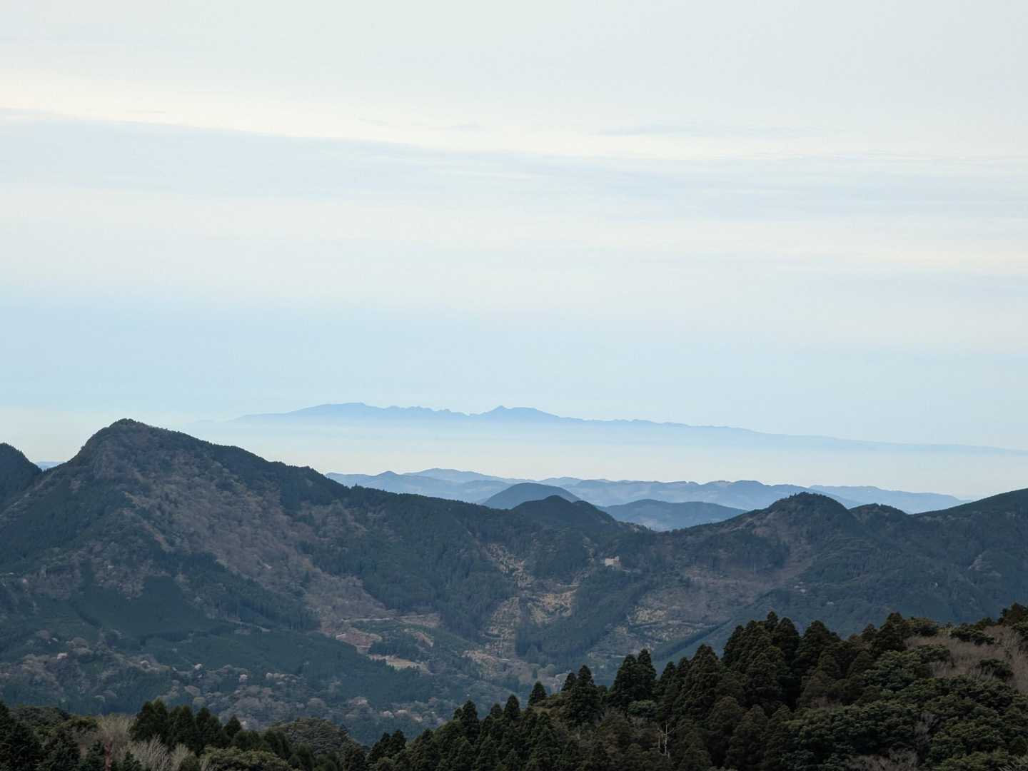 雲海に浮かぶ山✨