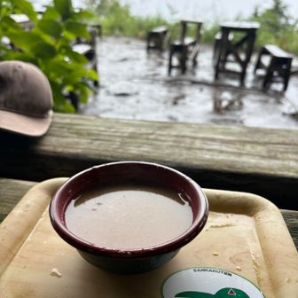 景信山。土砂降りです。。。😅

時透無一郎のゆかりの地
途中霧が出てきました。

冷えた身体になめこ汁最高です😋