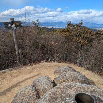 でも、珈琲は淹れる☕
そして、比良山系見ながらボーっとする。