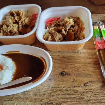 法華院でランチして、救護所見学に行きました（写真忘れ）
救護所は、法華院有料テント場下のログハウス