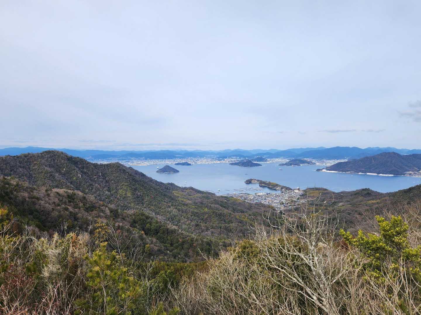 古鷹山からの景色です。
広島方向