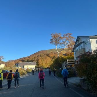 🅿️から歩き出し

すでに紅葉がＥ感じ🍁
気分も高揚⤴︎⤴︎⤴︎
