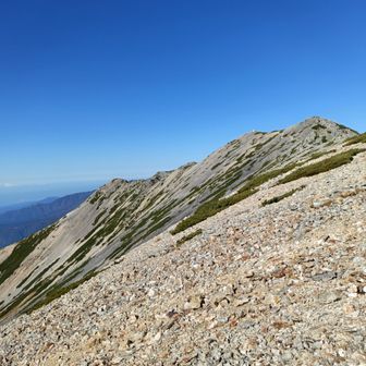 薬師山頂まであと少し
