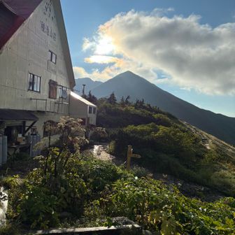 爺ヶ岳と種池山荘
