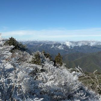 雪景色を堪能して下山します。