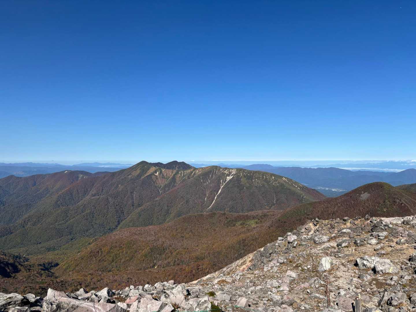 ロープウェイでラクラク山頂へ！絶景の日本百名山・那須茶臼岳の写真