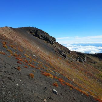 山肌も紅葉