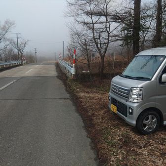 駐車場は神社前を含めて三ケ所ほどで６台程停められます。