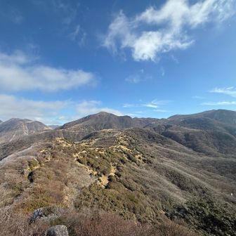 沓掛山山頂からゴールの牧ノ戸峠方面