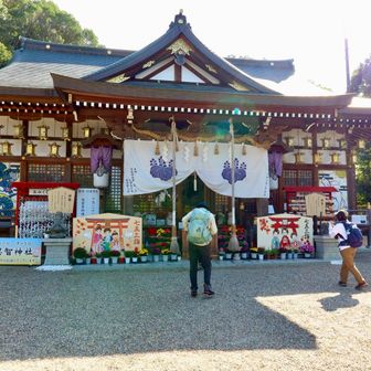 長い階段の先に神社