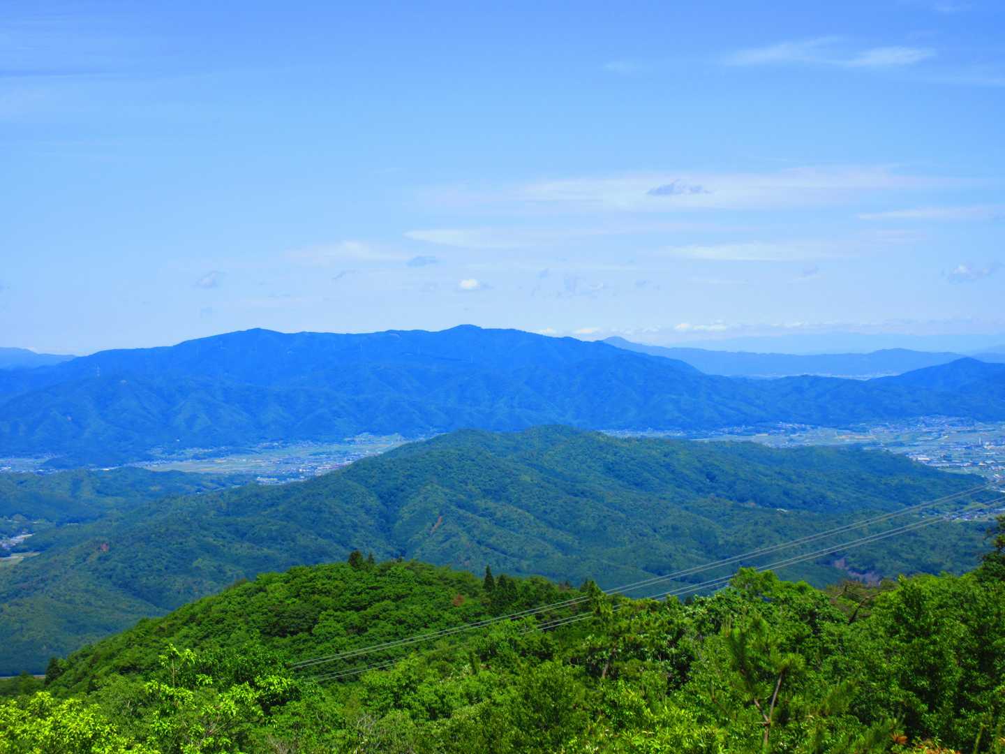 左から右へ
地蔵山、愛宕山、比叡山