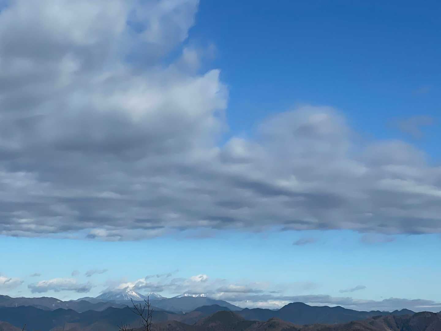男体山さんはちょっと雲が