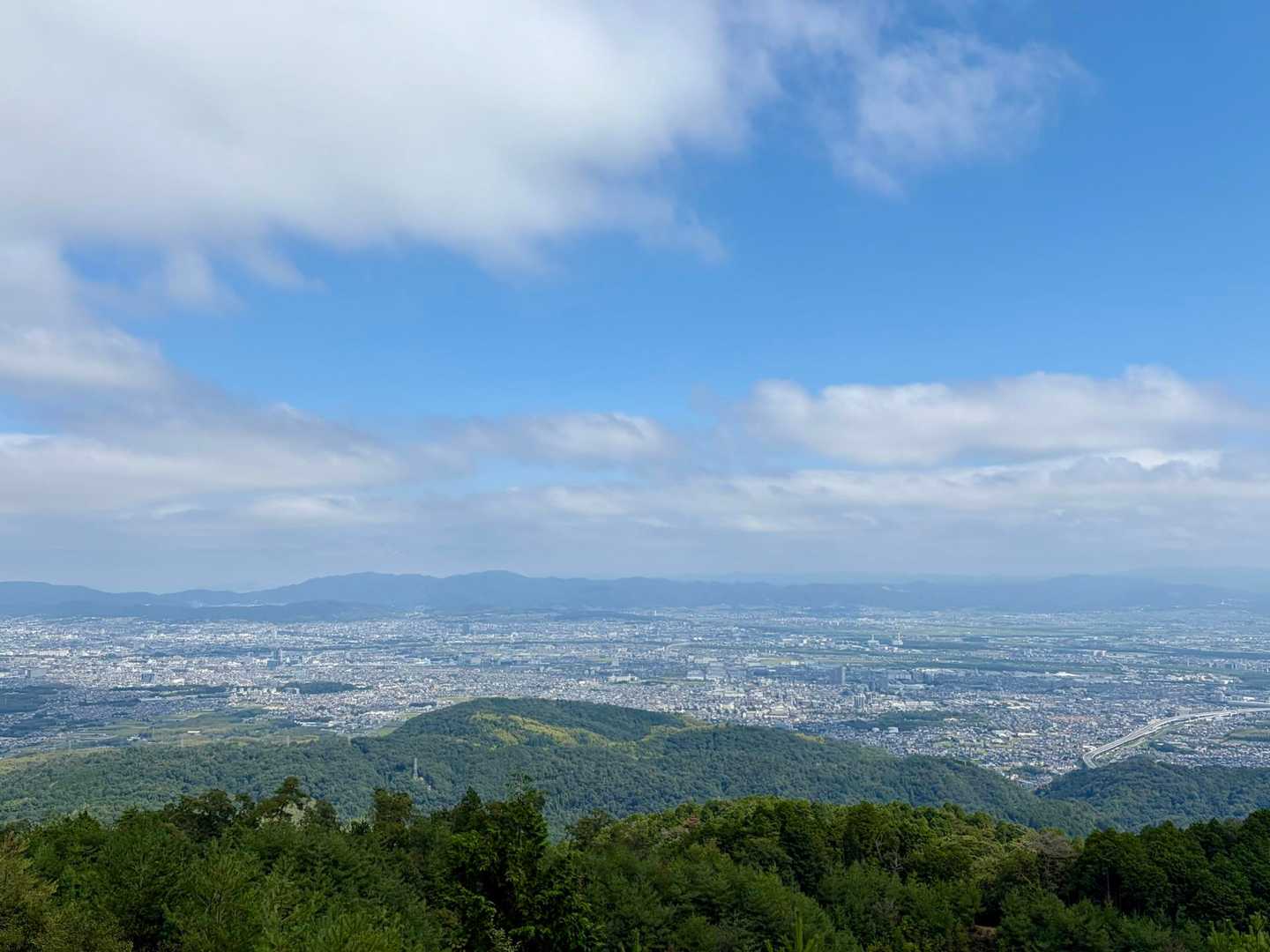 京都タワーらしき物も見えました。