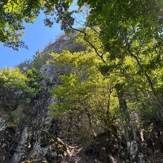 奥に聳え立つのが、ラスボス、三ノ岳