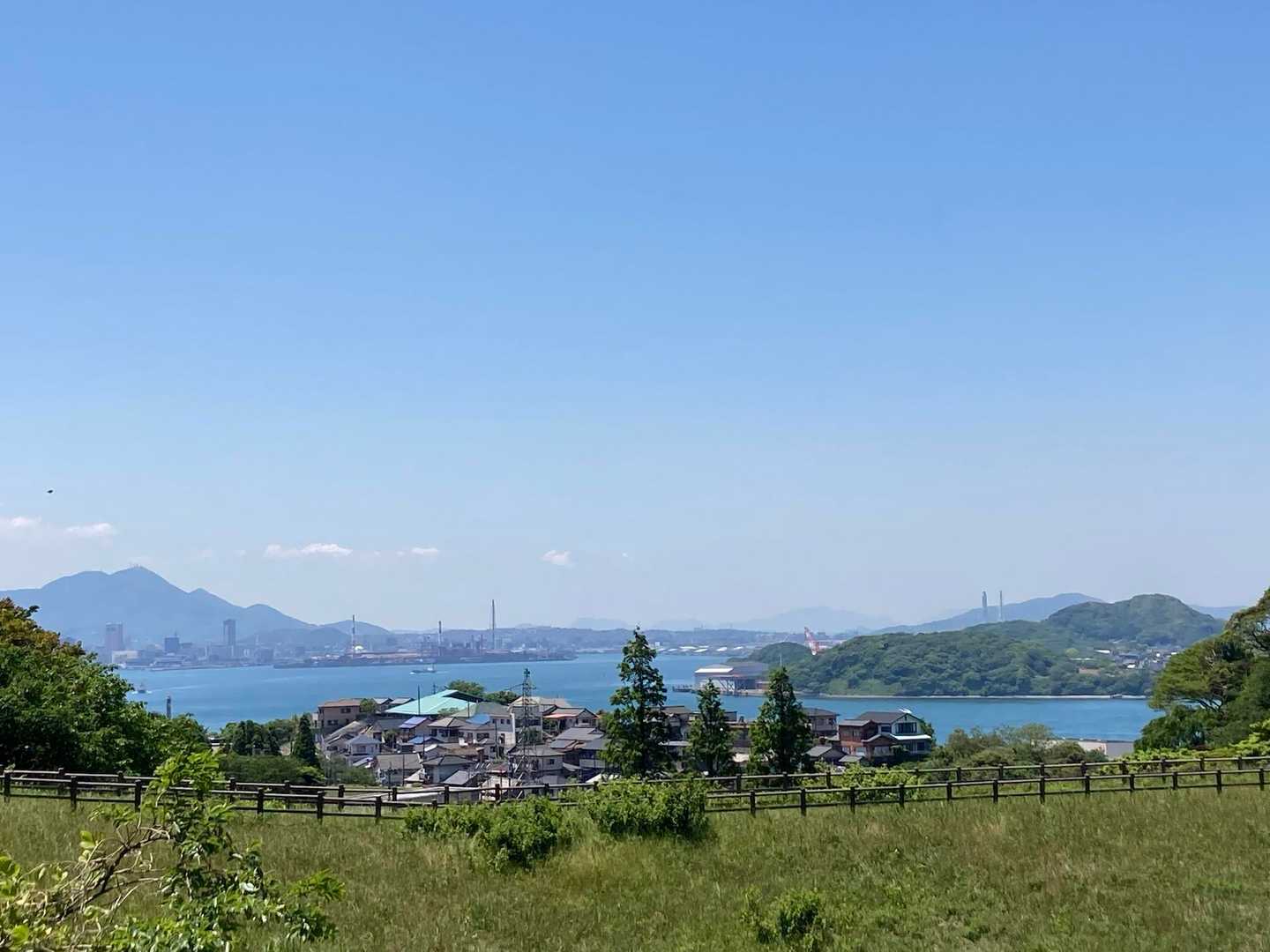 駐車場先の景色
海島を楽しめるサイコーのお山でした✨