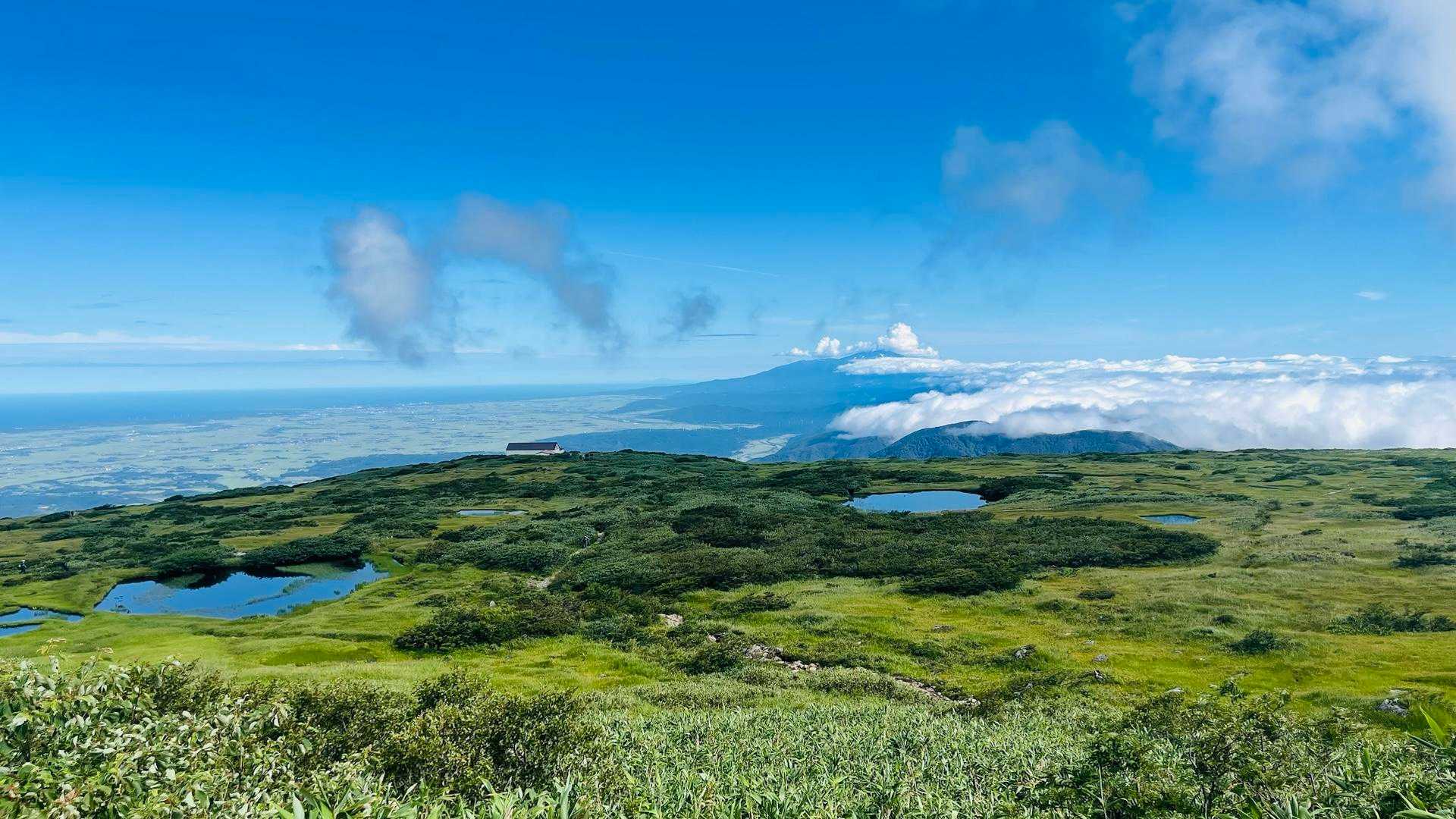 湿原と池塘からの鳥海山と庄内平野と海と✨
晴れてくれたことに感謝、そしてご先祖様に感謝の気持ちを持って登ります🙏