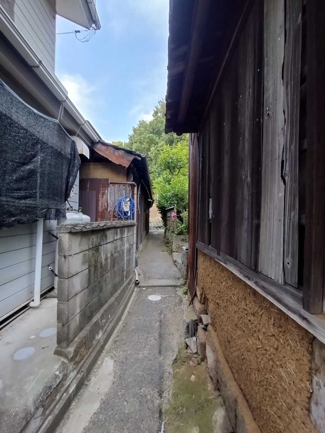 細い路地をを歩きます🚶🚶
ワクワクするっ♡