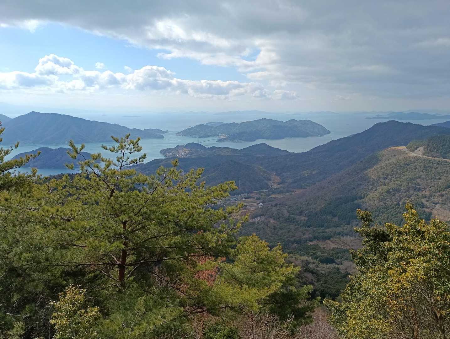 随分登ってきたなぁ　ふぅ💨