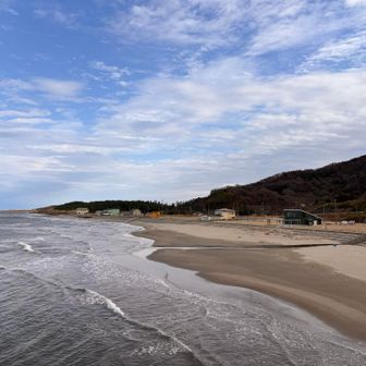 12月なのに穏やかな青空の海😳