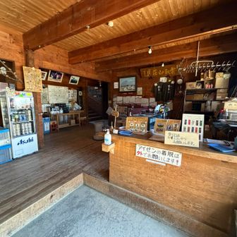山荘の中は外と比べて涼しく感じました