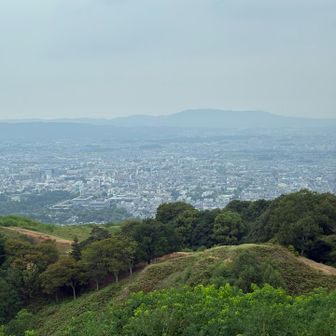 晴れた時にまた来たいです。雨がパラパラのうちに下山して、観光を楽しみます。おつかれ山でした。