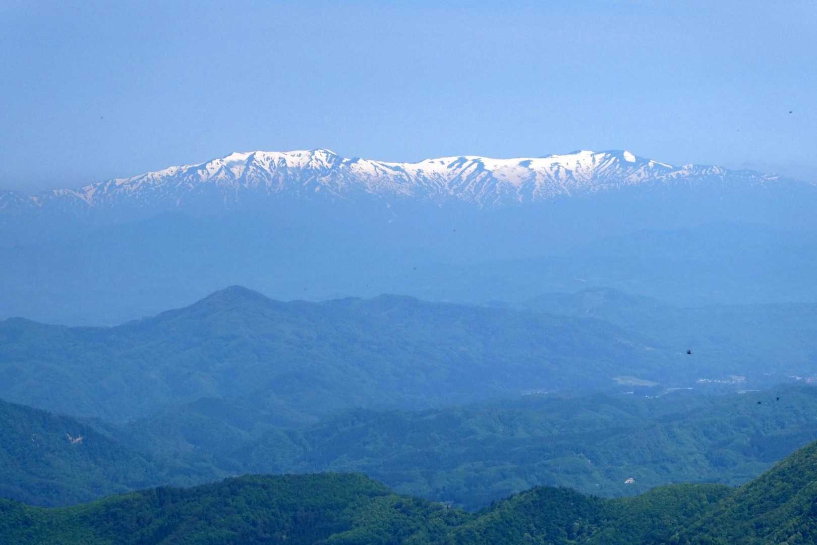 飯豊連峰
西大日岳・大日岳～飯豊本山への稜線