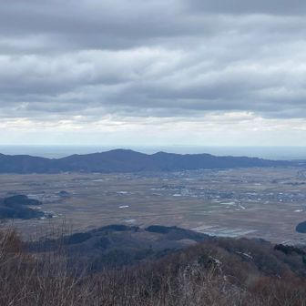 高館山はもう花の季節始まったかな？
近いのにこちらの金峯山はまだ雪たくさんあります