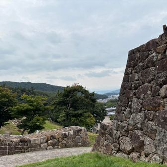 奥が登り石垣　